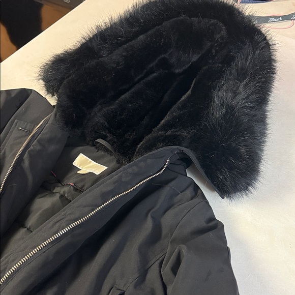MICHAEL Michael Kors Black Fur-Trimmed Puffer Jacket - Picture 7 of 15
